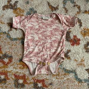 🌿Kate Quinn 3/6 Rose modal onesie